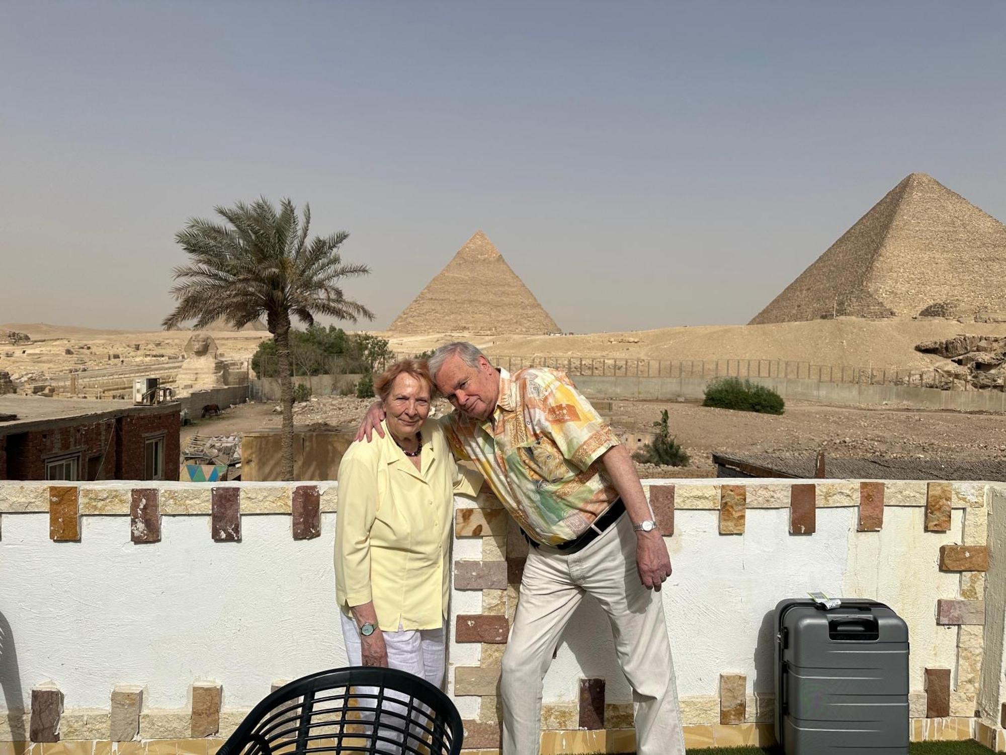 Golden Scarab Pyramids Hotel Kafret el-Gabal Extérieur photo