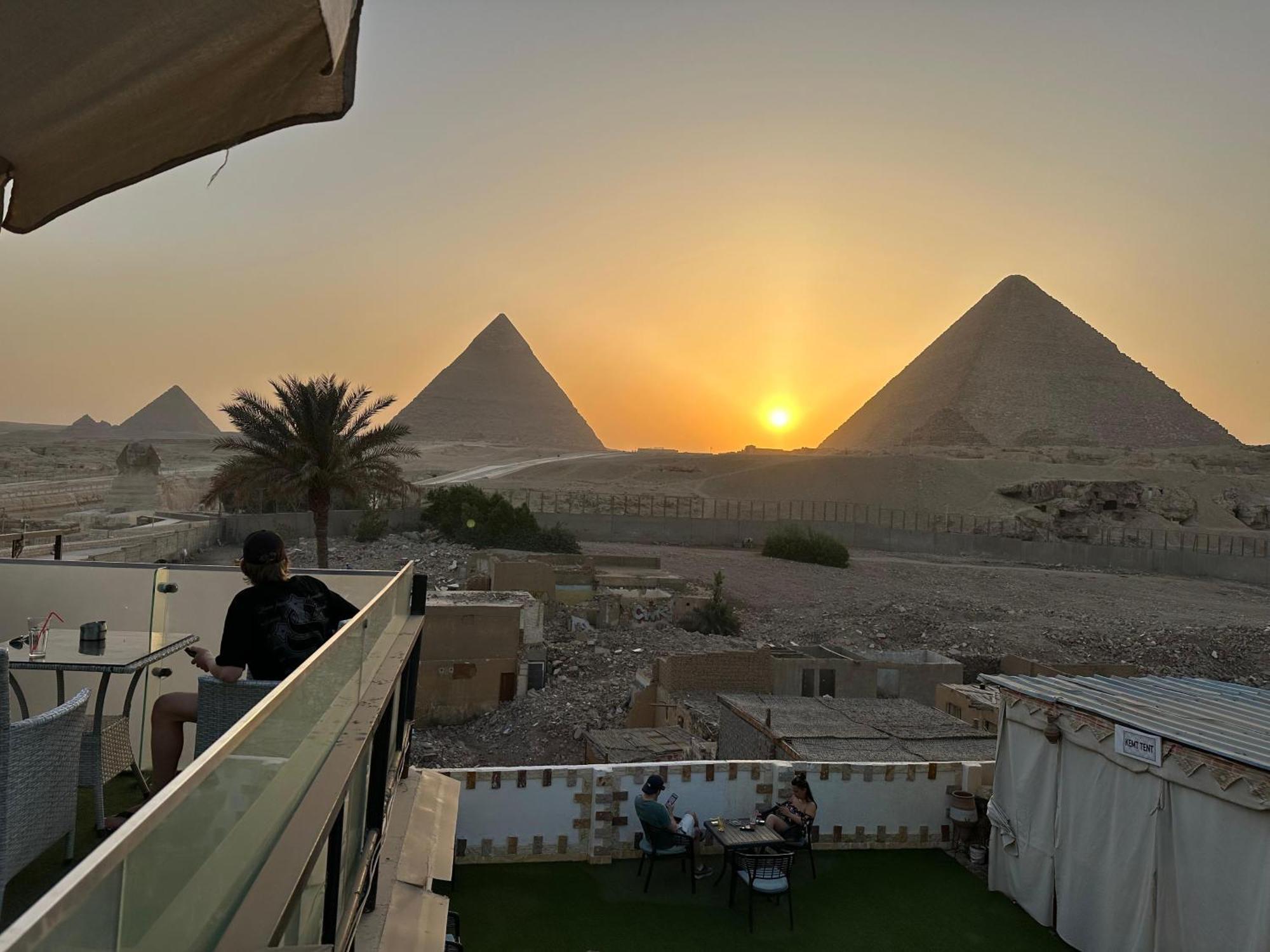 Golden Scarab Pyramids Hotel Kafret el-Gabal Extérieur photo