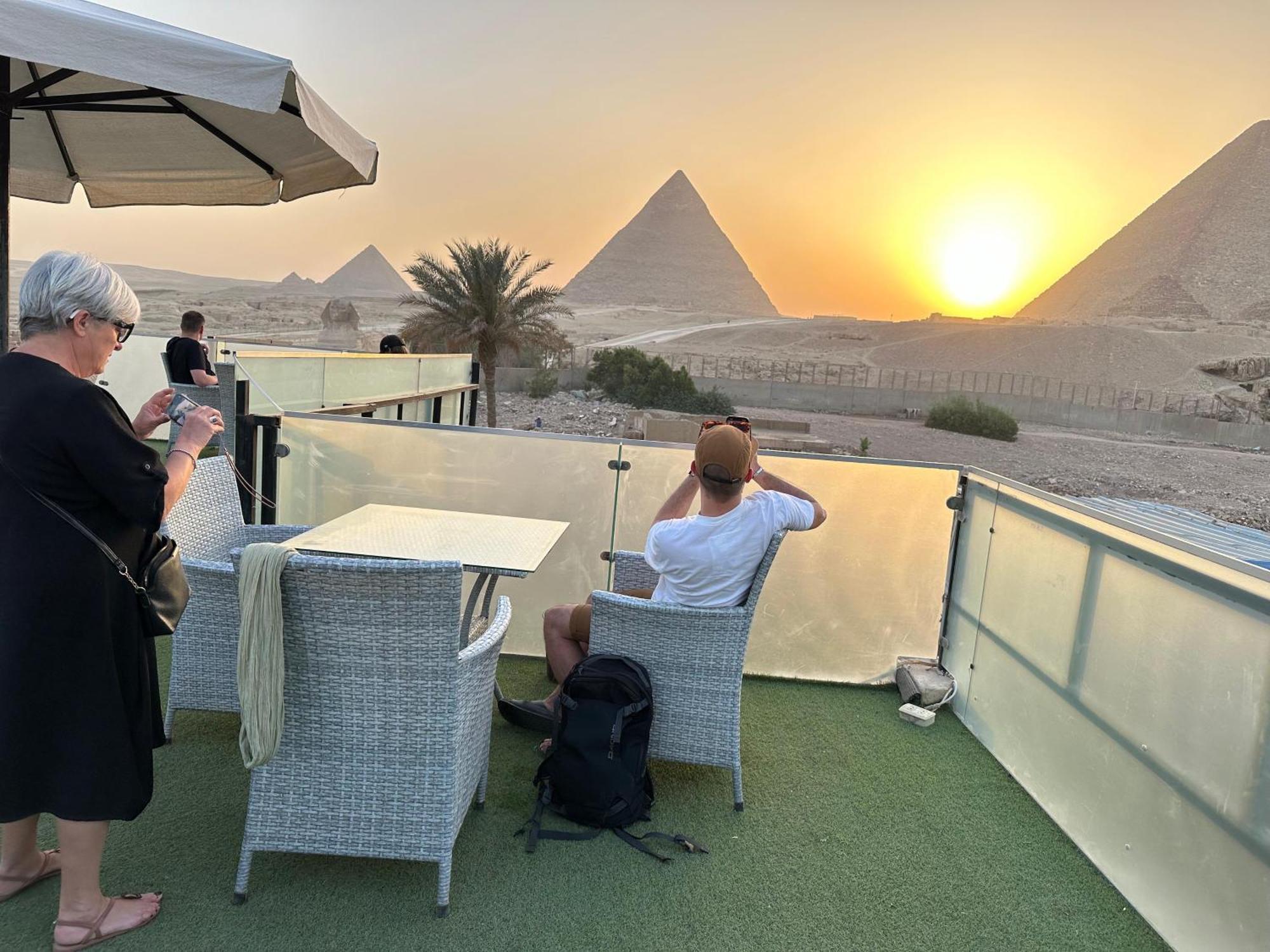 Golden Scarab Pyramids Hotel Kafret el-Gabal Extérieur photo